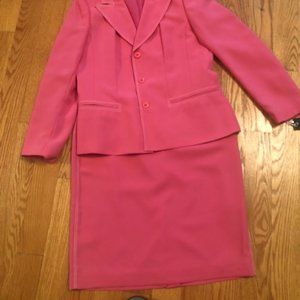 WOMEN SUIT BRAND NEW SIZE 12